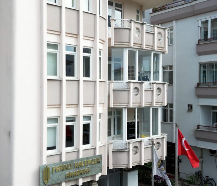 Farklı Kalemler Akademi kurum binası dış cephe görünümü